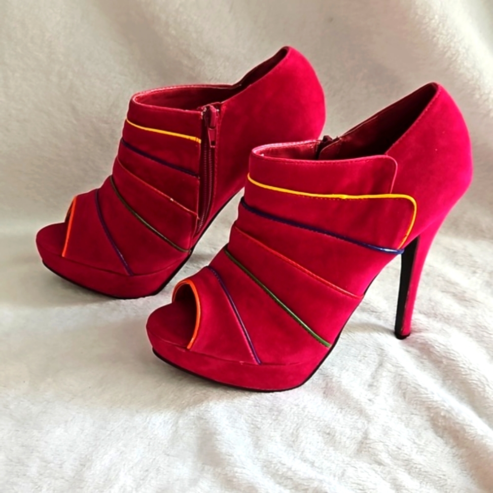 🩷🩷🩷New Hot Pink BARBIE Peep Toe Bootie Heels🩷🩷🩷
